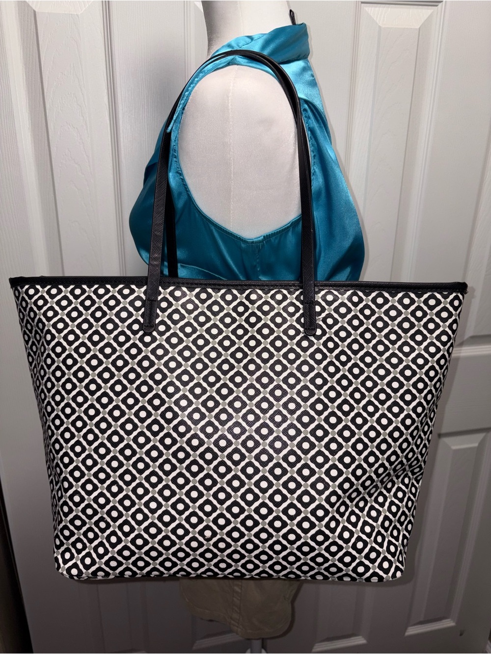Old Navy Black and White Geometric Tote